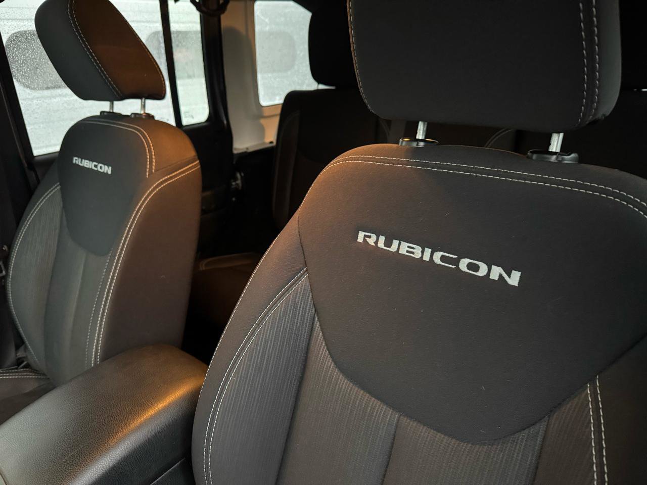 Used 2014 Jeep Wrangler Unlimited Rubicon w/ Connectivity Group AWD/4WD image 9