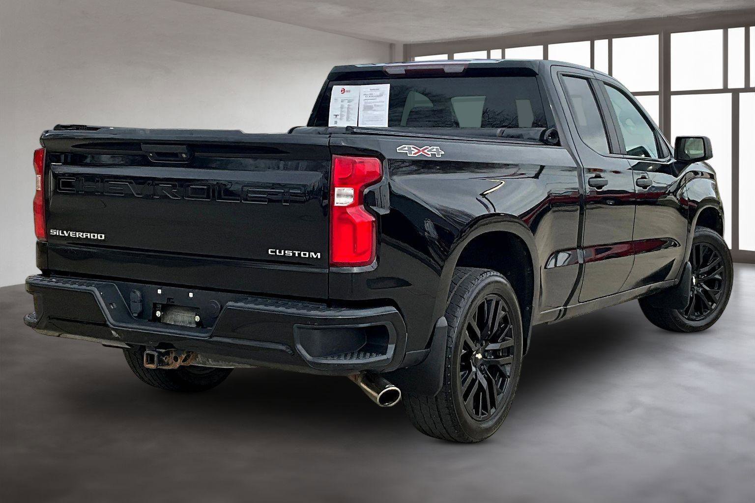 Used 2019 Chevrolet Silverado 1500 Custom w/ Trailering Package image 3