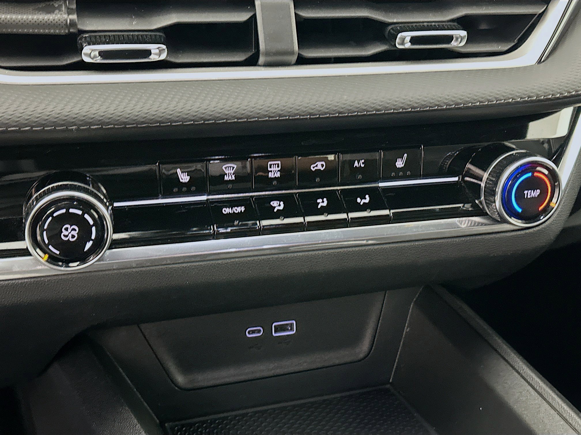 Used 2025 Chevrolet Equinox LT image 24