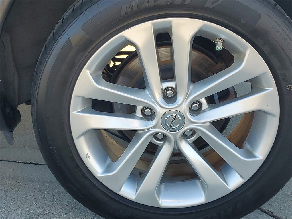 Used 2014 Nissan Juke S image 11