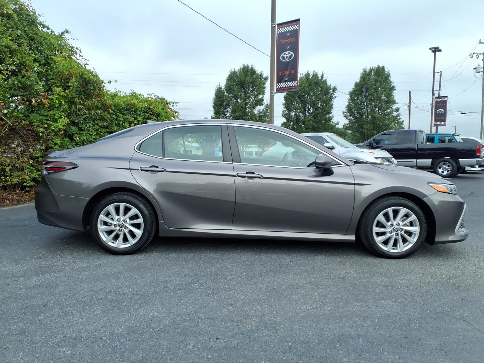 Used 2023 Toyota Camry LE FWD image 8