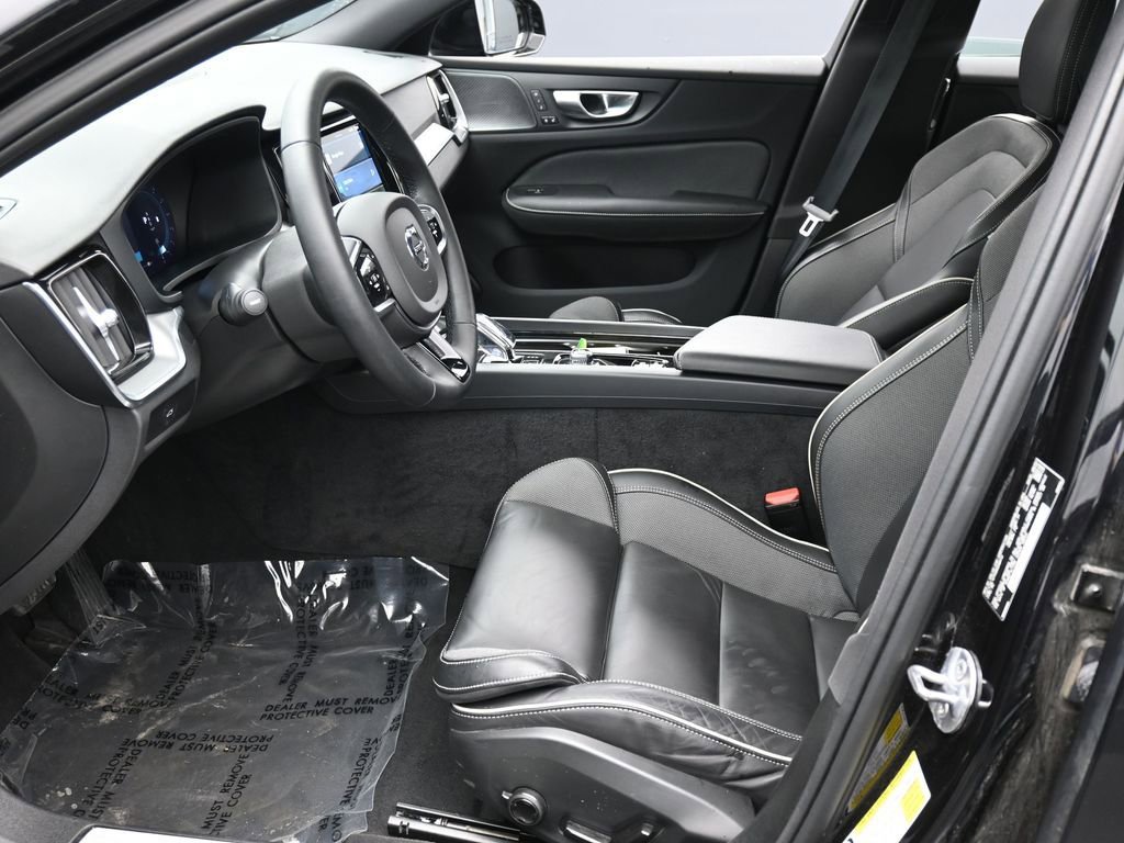 Used 2024 Volvo S60 B5 Plus w/ Climate Package AWD/4WD image 32