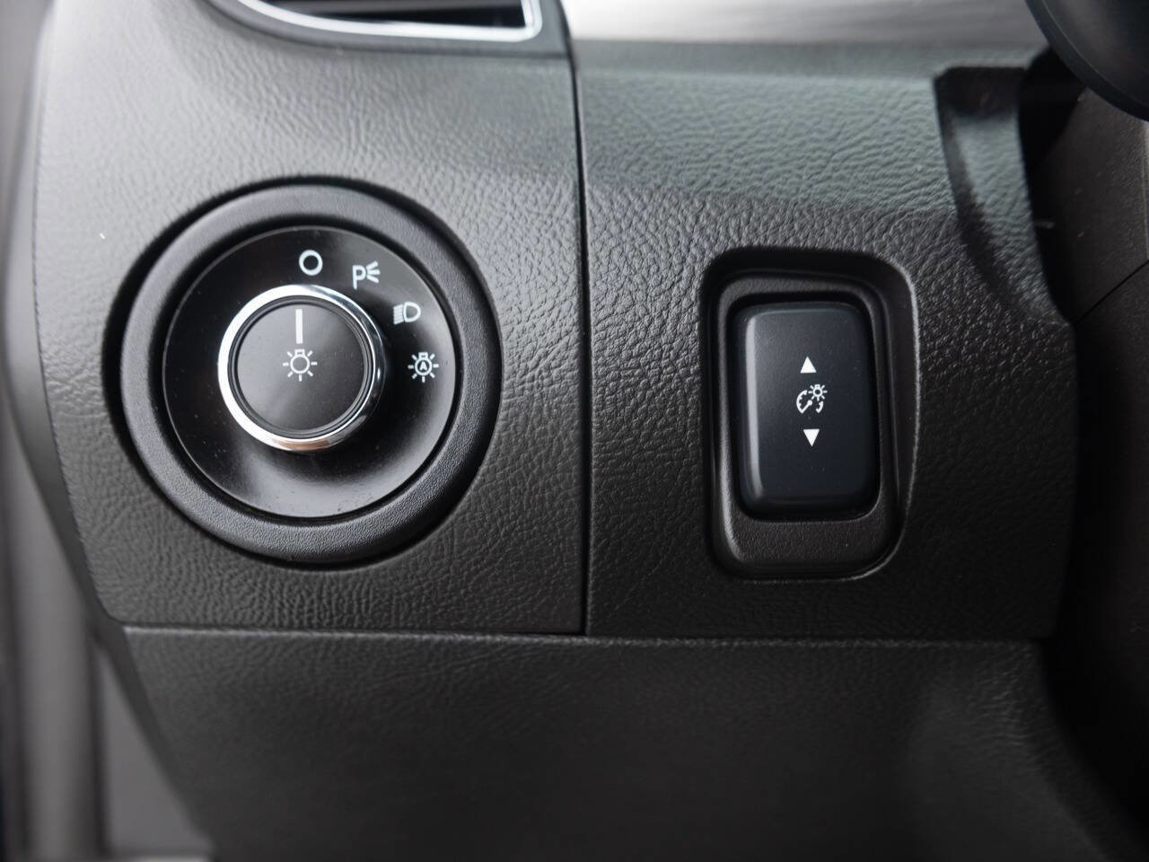 Used 2014 Ford Taurus SEL AWD/4WD image 35
