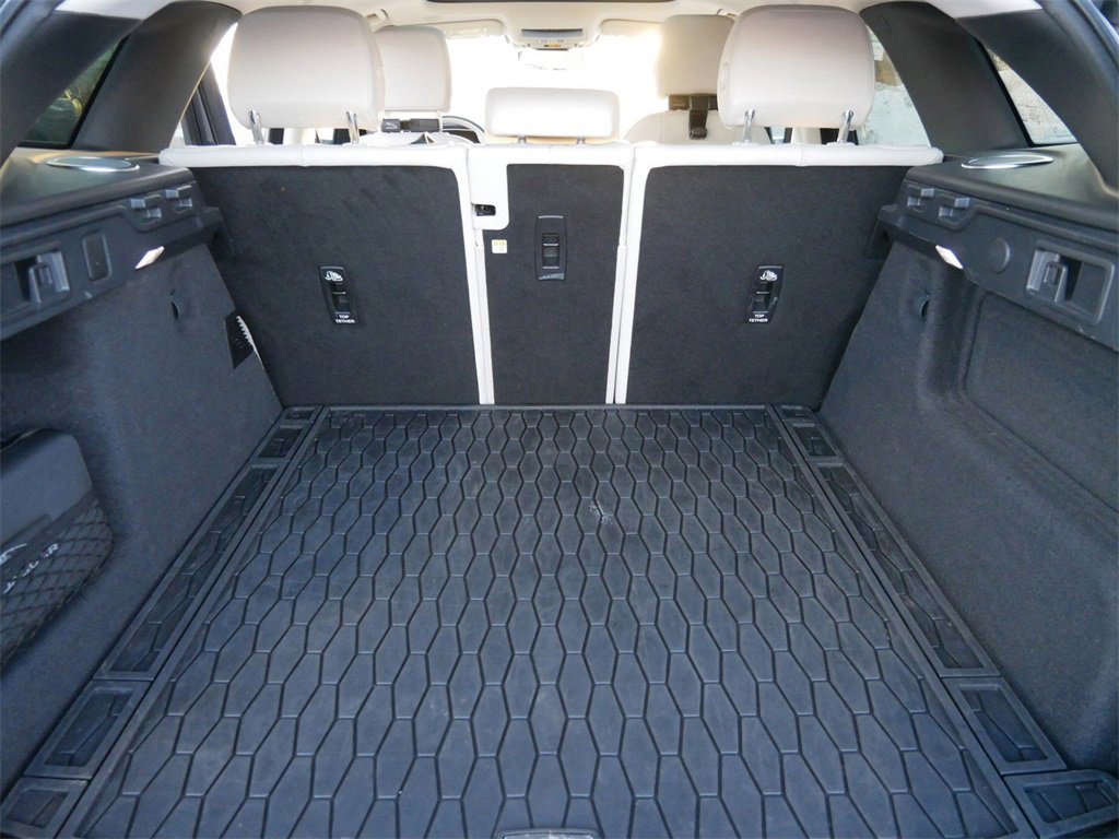 Used 2022 Jaguar F-PACE S image 10