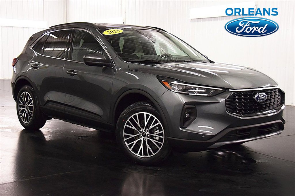 New 2025 Ford Escape SE w/ PHEV Premium Package
