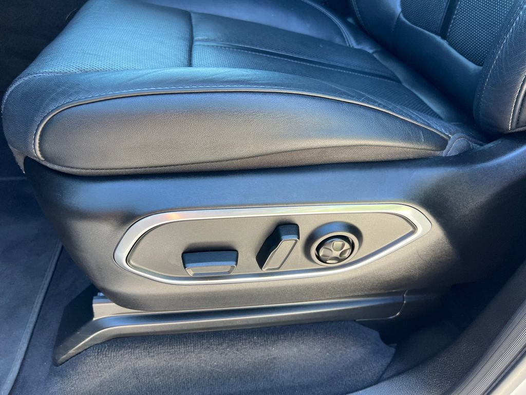 Certified 2024 Jeep Wagoneer L Series III w/ Flexible Seating Group AWD/4WD image 17