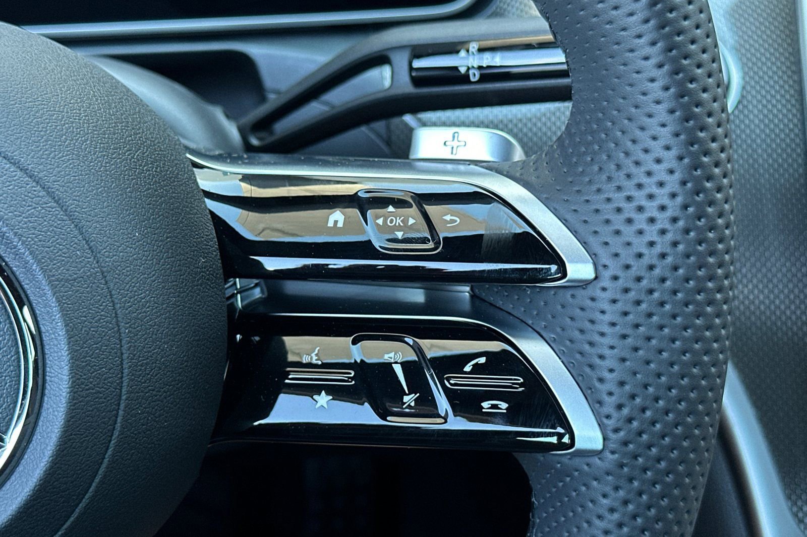 New 2025 Mercedes-Benz C 300 4MATIC Sedan image 25