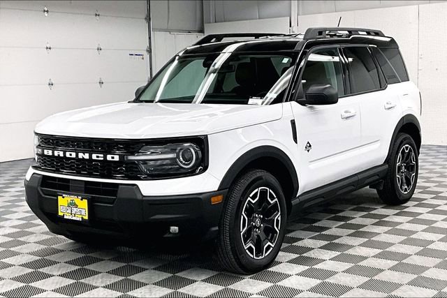 Used 2025 Ford Bronco Sport Outer Banks image 11