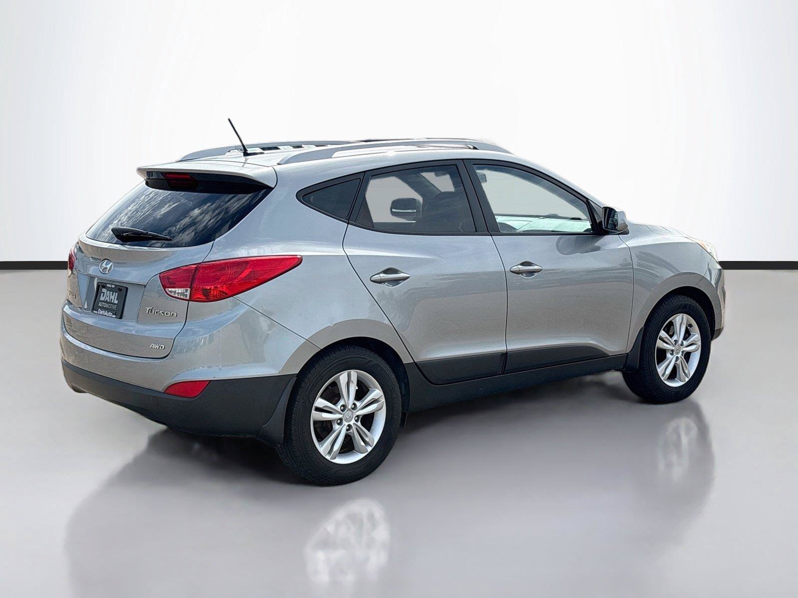 Used 2010 Hyundai Tucson GLS w/ Popular Equipment Pkg 2 AWD/4WD image 12