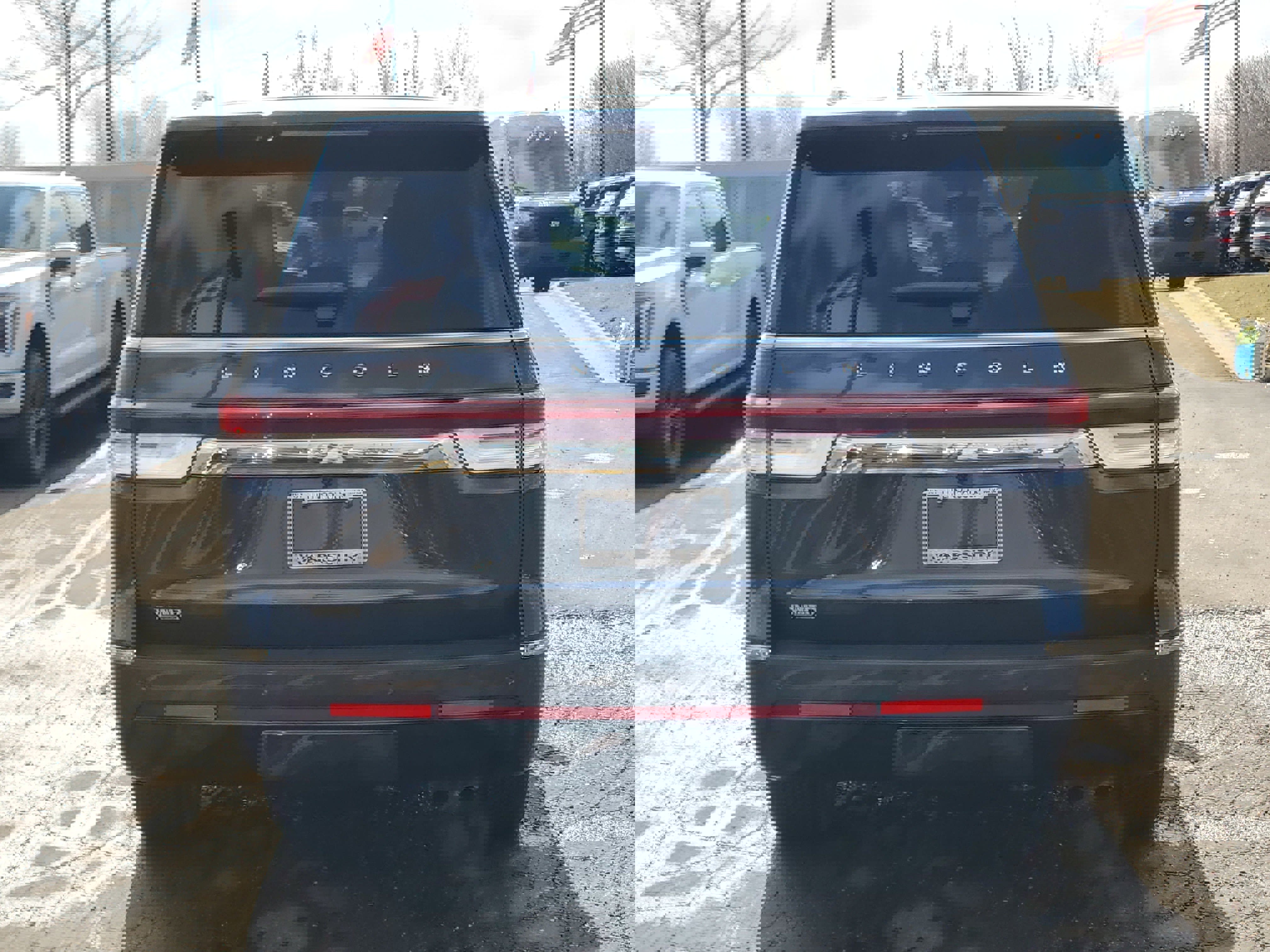 Certified 2023 Lincoln Navigator Reserve AWD/4WD image 5