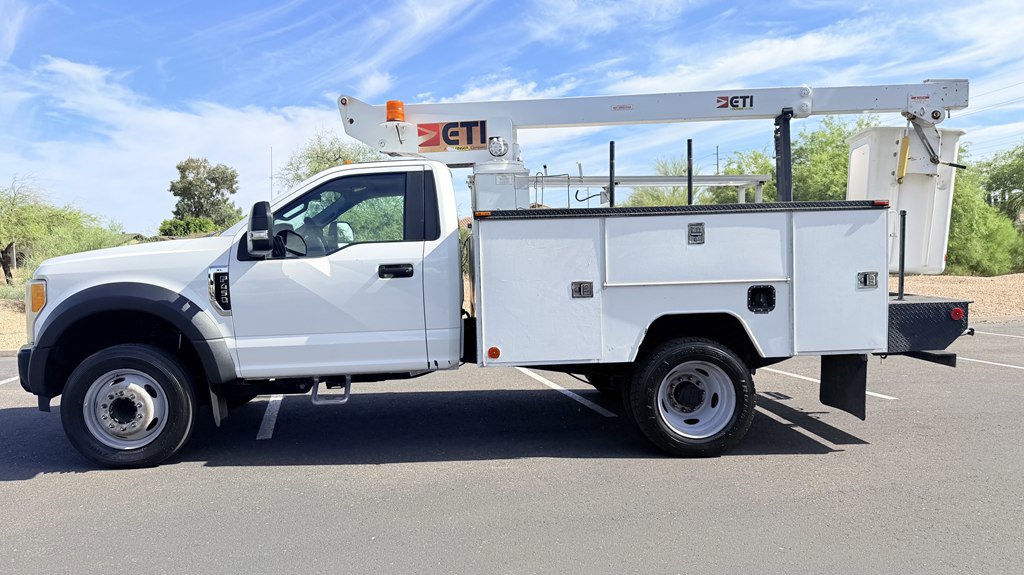 Used 2017 Ford F450 XL w/ Power Equipment Group RWD image 2