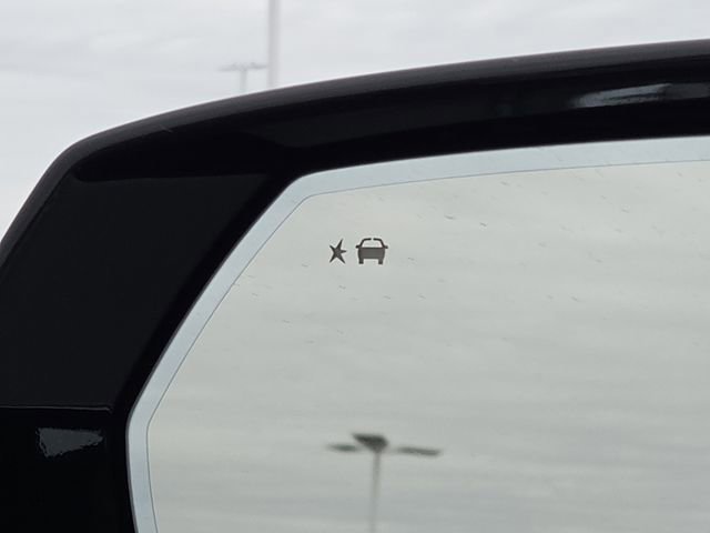 New 2025 Chevrolet Suburban Premier image 13