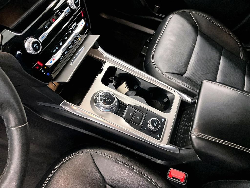 Used 2023 Ford Explorer Limited w/ Equipment Group 301A image 21