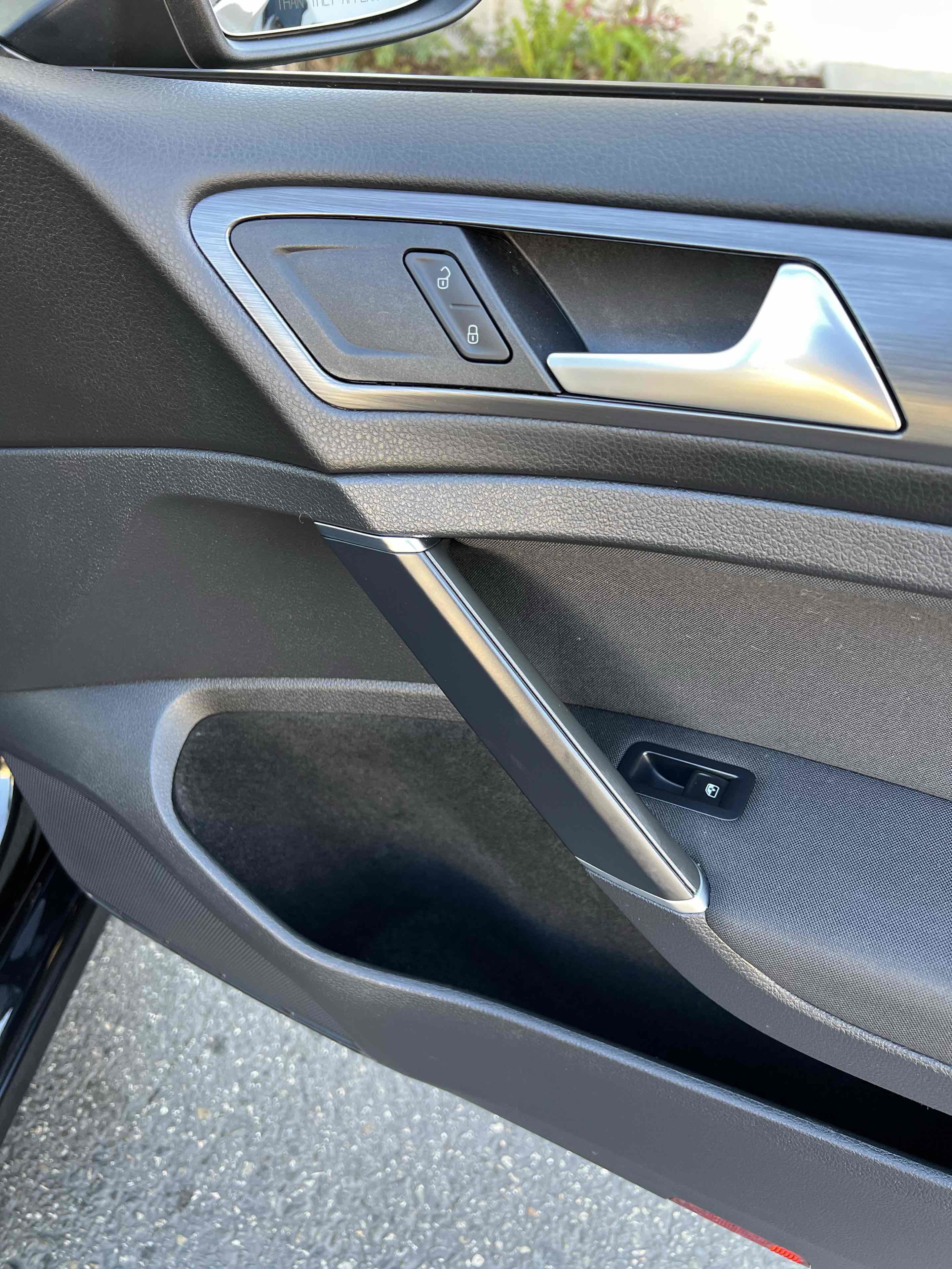 Used 2019 Volkswagen e-Golf SE w/ Driver Assistance Package FWD image 58