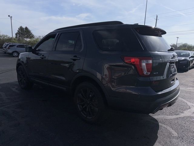 Used 2017 Ford Explorer XLT w/ Equipment Group 202A image 5