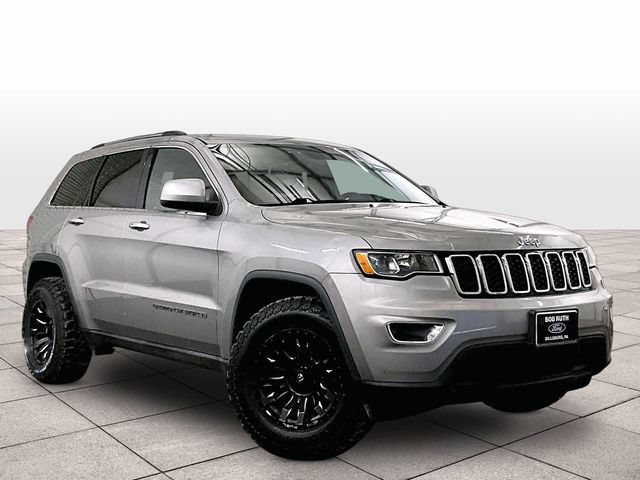 Used 2017 Jeep Grand Cherokee Laredo w/ Quick Order Package 23E AWD/4WD image 2