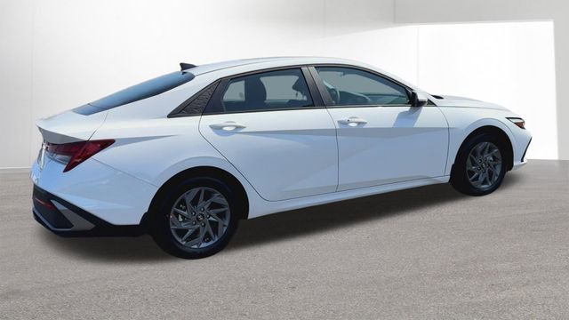 Used 2025 Hyundai Elantra Hybrid FWD image 78