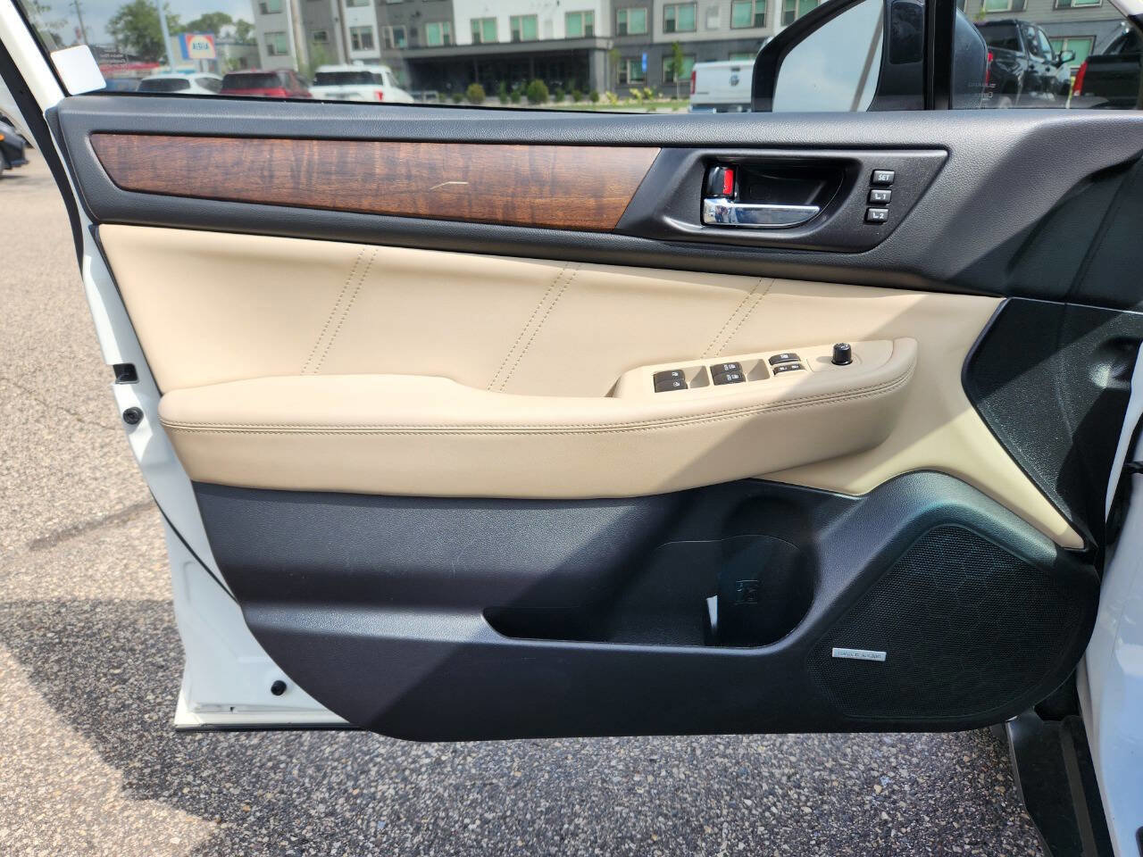 Used 2018 Subaru Outback 3.6R Limited image 21