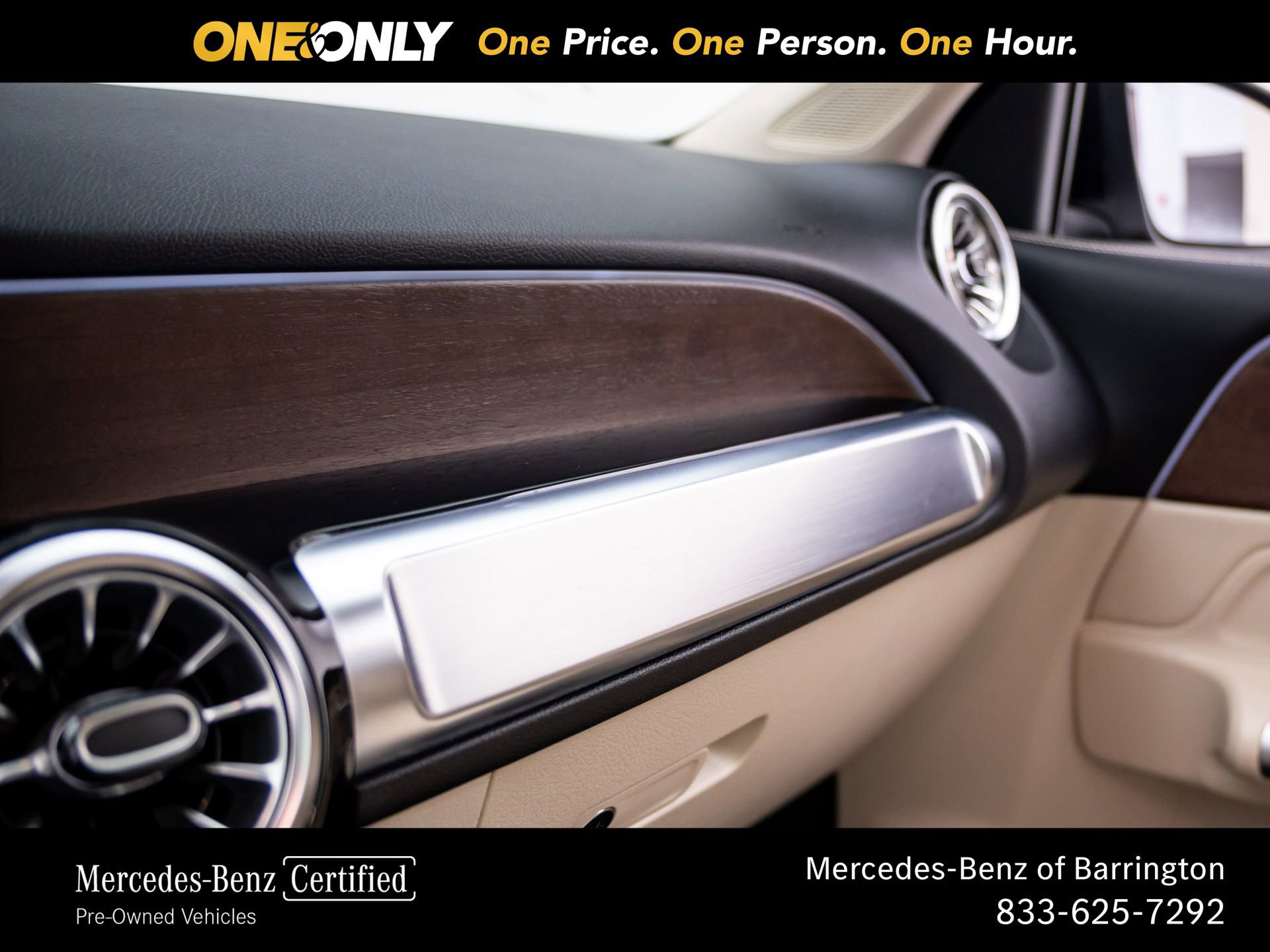 Used 2023 Mercedes-Benz GLB 250 4MATIC w/ Premium Package image 31