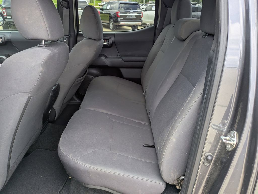 Used 2018 Toyota Tacoma TRD Sport w/ Technology Package AWD/4WD image 10