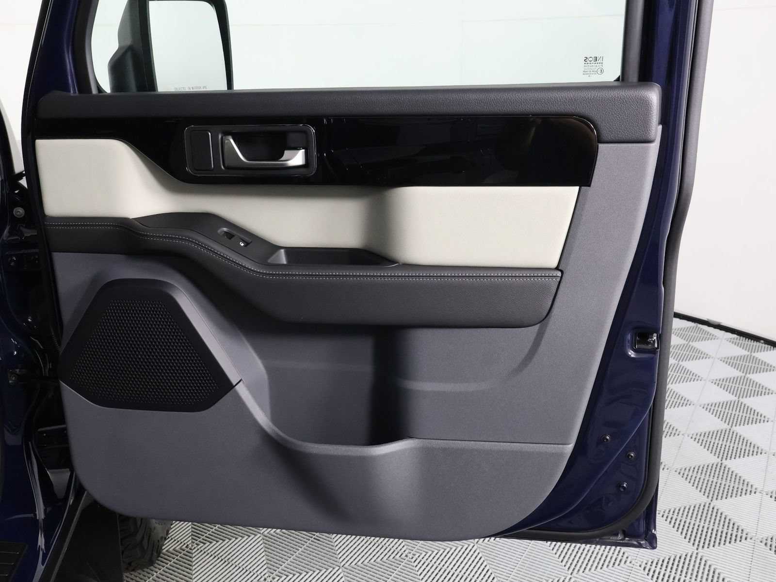 Used 2025 INEOS Grenadier Station Wagon AWD/4WD image 22