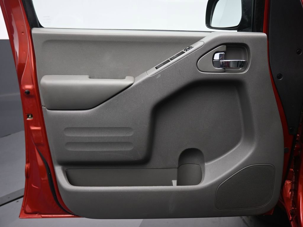 Used 2017 Nissan Frontier SV AWD/4WD image 9