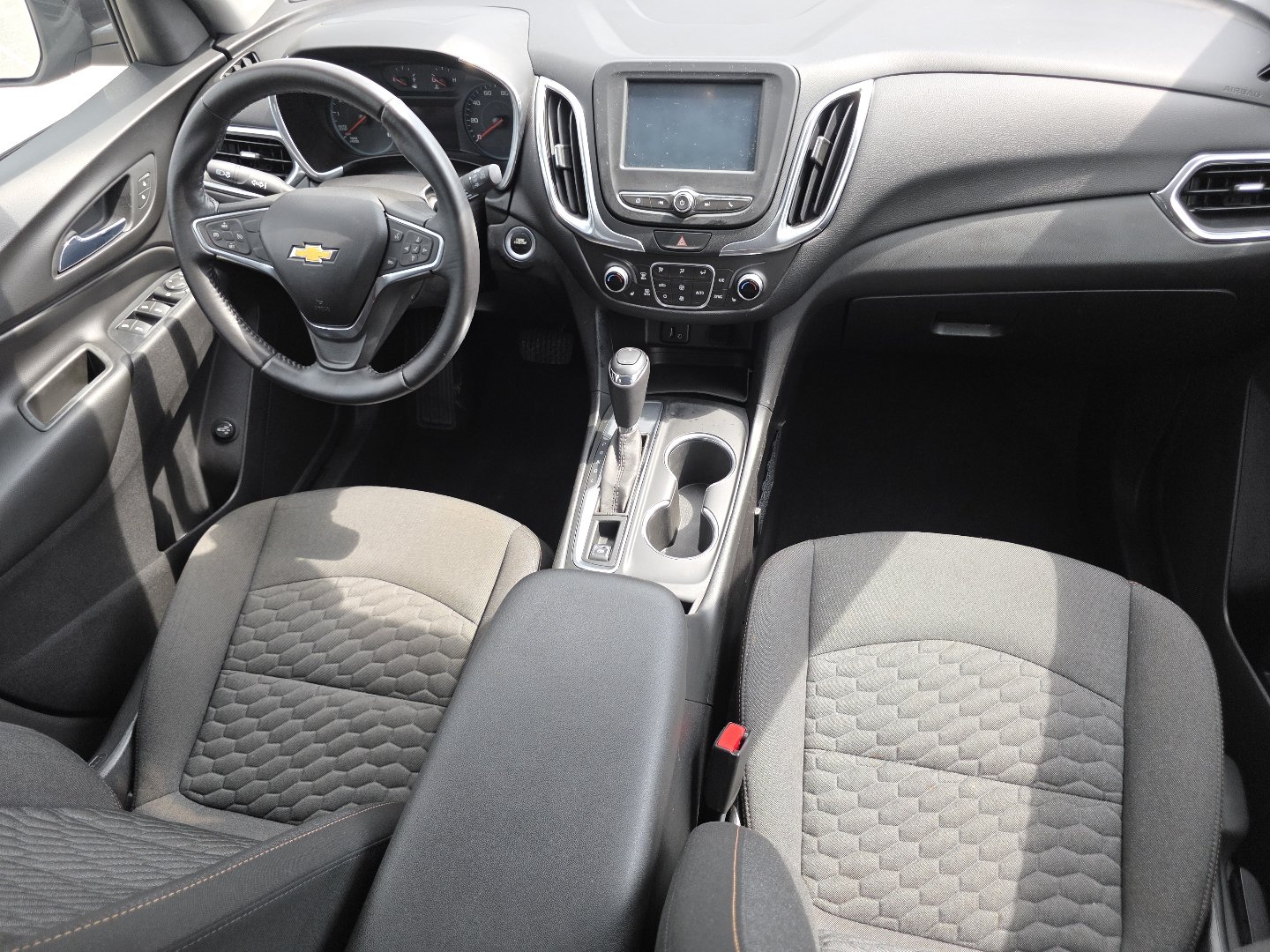 Used 2018 Chevrolet Equinox LT FWD image 18
