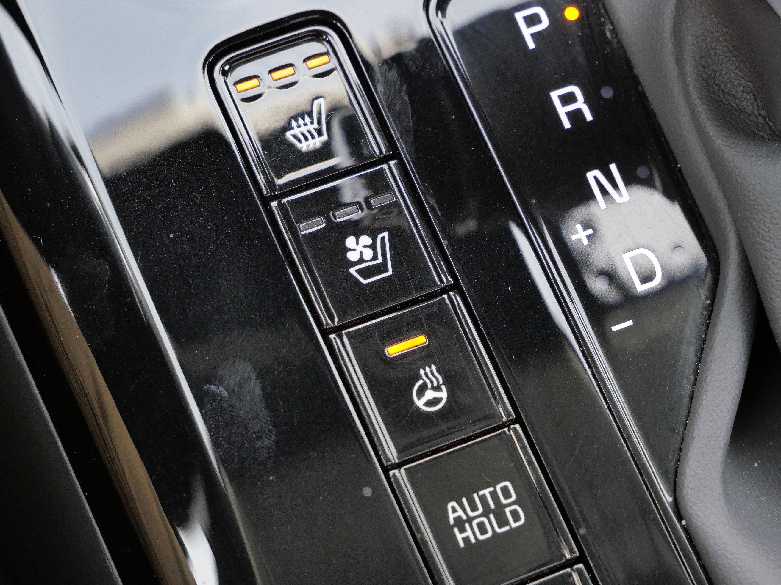 Used 2025 Kia Niro SX image 27