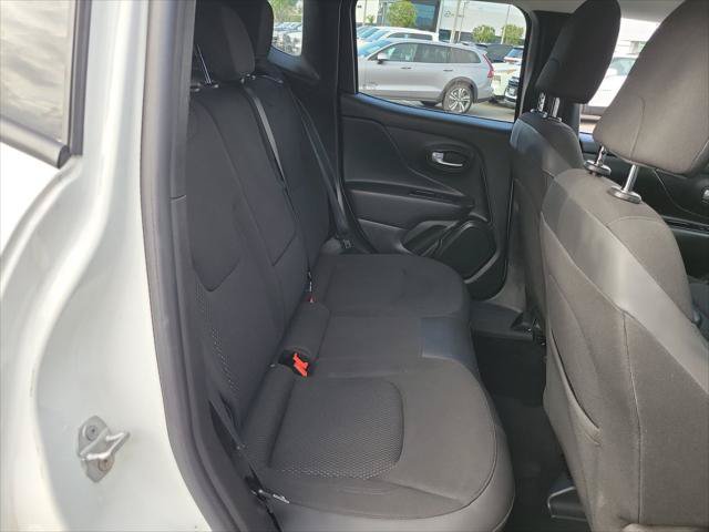 Certified 2020 Jeep Renegade Altitude FWD image 19