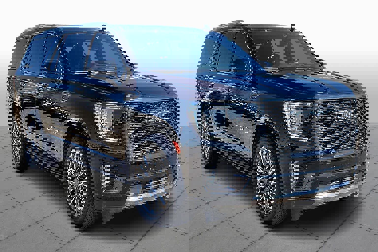 Used 2023 GMC Yukon Denali Ultimate image 3