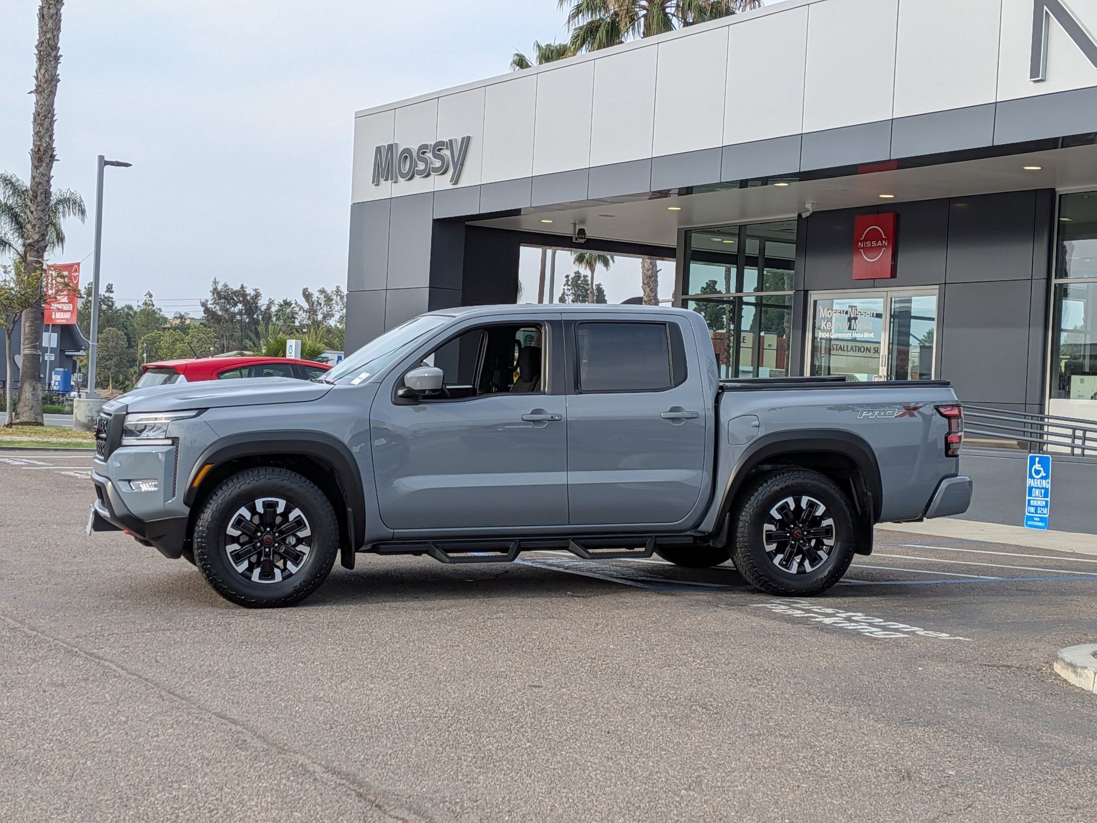 Used 2024 Nissan Frontier Pro-X w/ Pro Convenience Package image 5