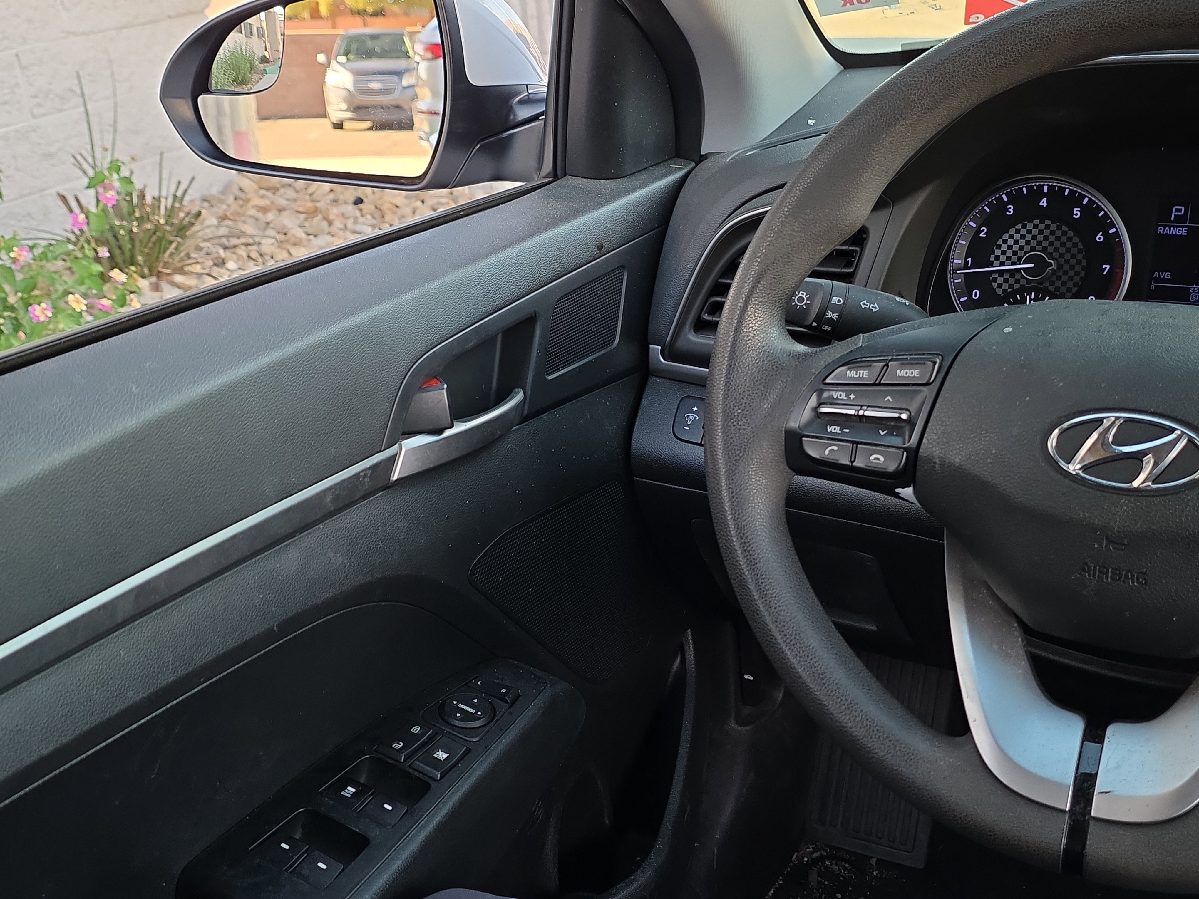 Used 2019 Hyundai Elantra SE w/ Cargo Package image 22