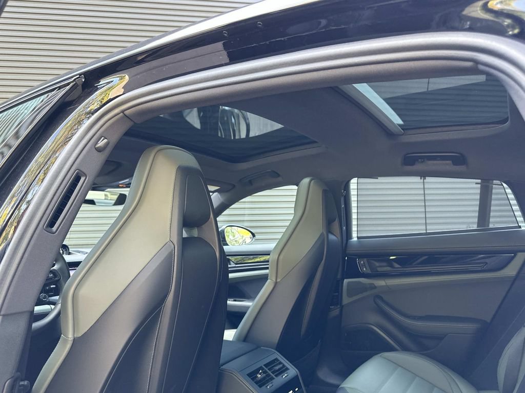 New 2025 Porsche Panamera 4 E-Hybrid AWD/4WD image 15