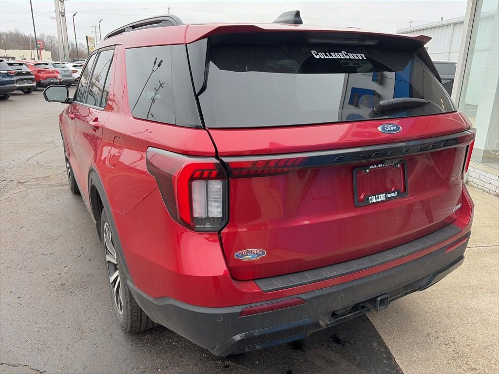 Used 2025 Ford Explorer ST-Line image 12