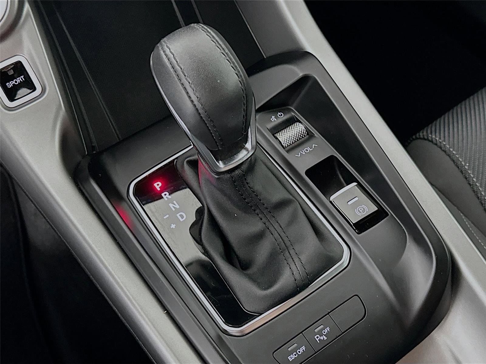 Used 2024 Dodge Hornet R/T w/ R/T Blacktop Package image 17