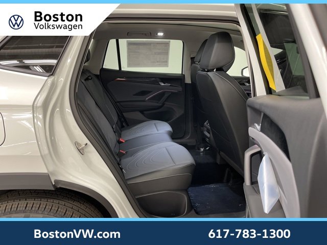 New 2026 Volkswagen Tiguan SE image 12