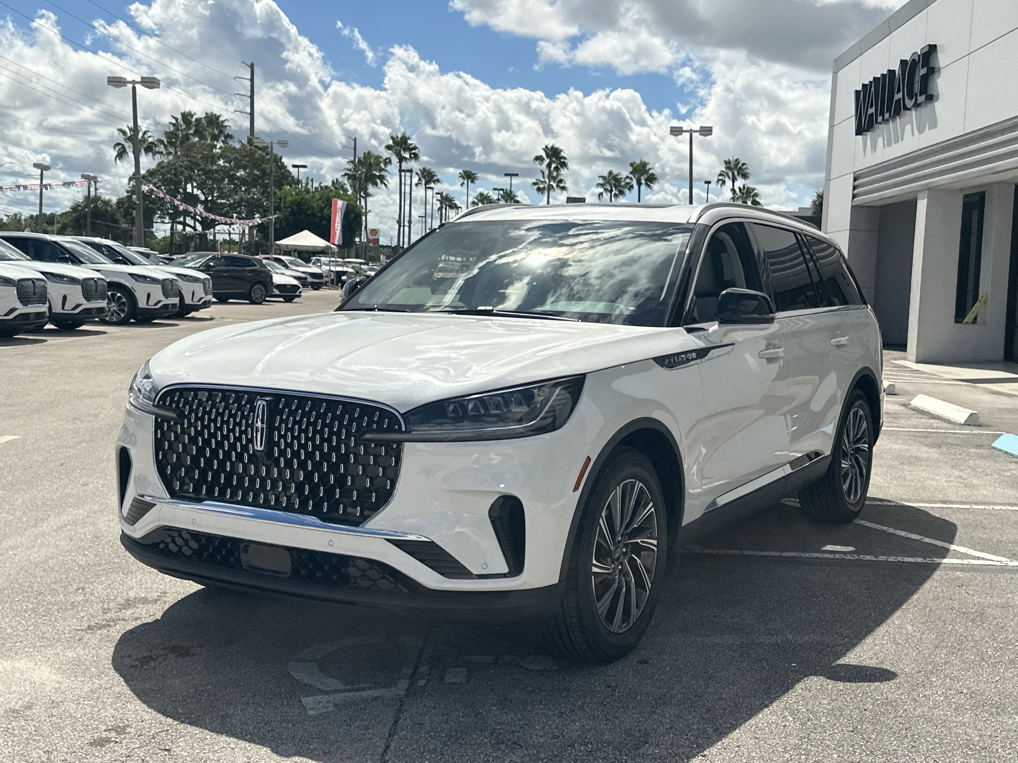 New 2026 Lincoln Aviator 2WD image 3