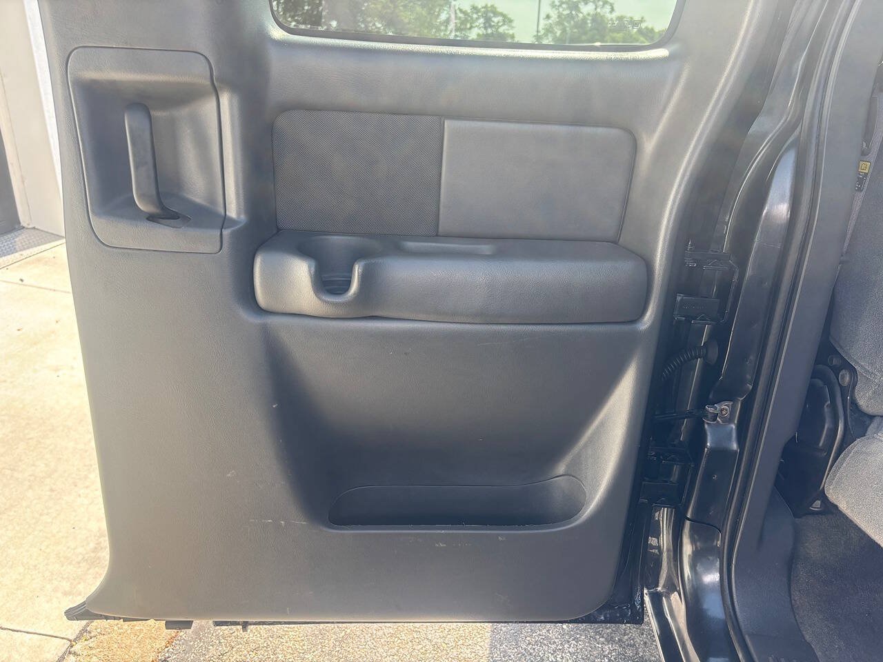 Used 2005 Chevrolet Silverado 2500 LS AWD/4WD image 23