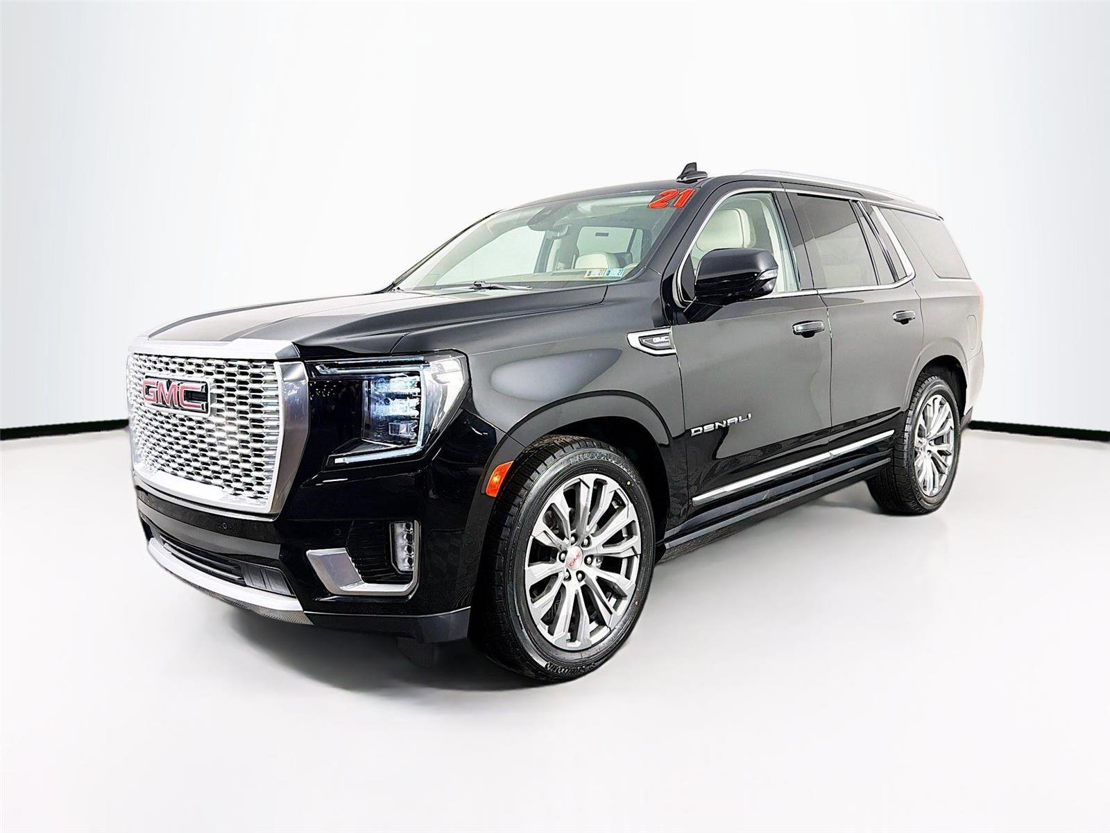 Used 2021 GMC Yukon Denali w/ Denali Ultimate Package image 3