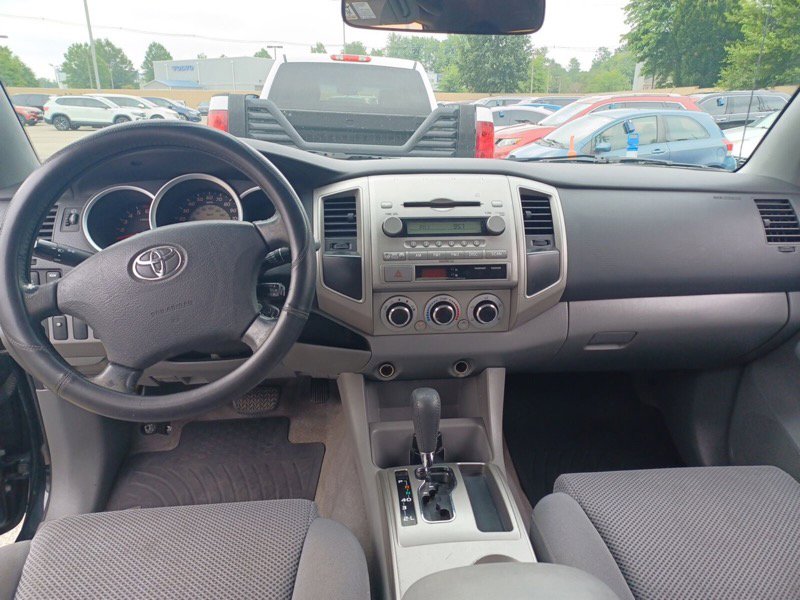 Used 2005 Toyota Tacoma PreRunner image 7
