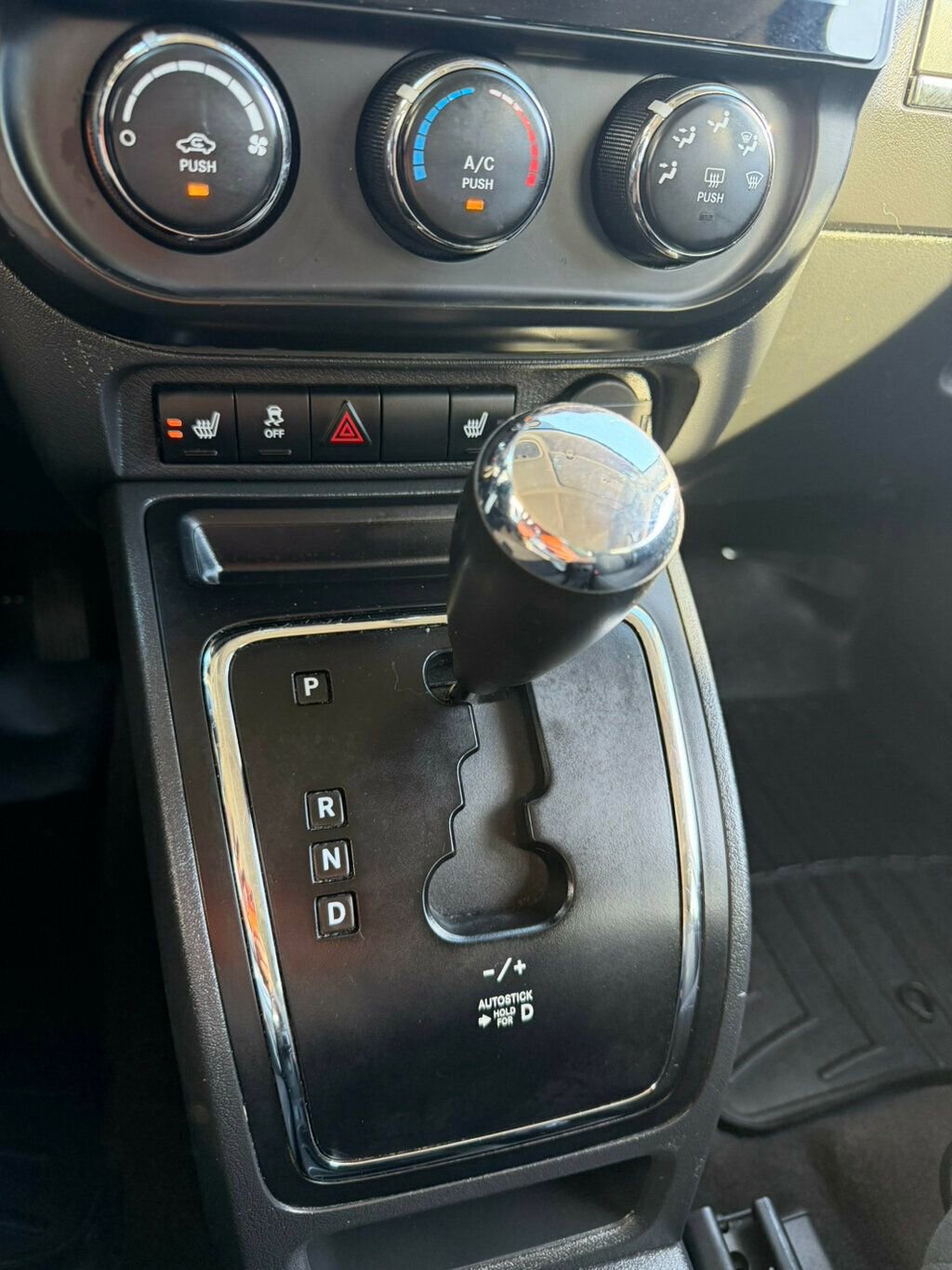 Used 2016 Jeep Patriot Latitude image 19
