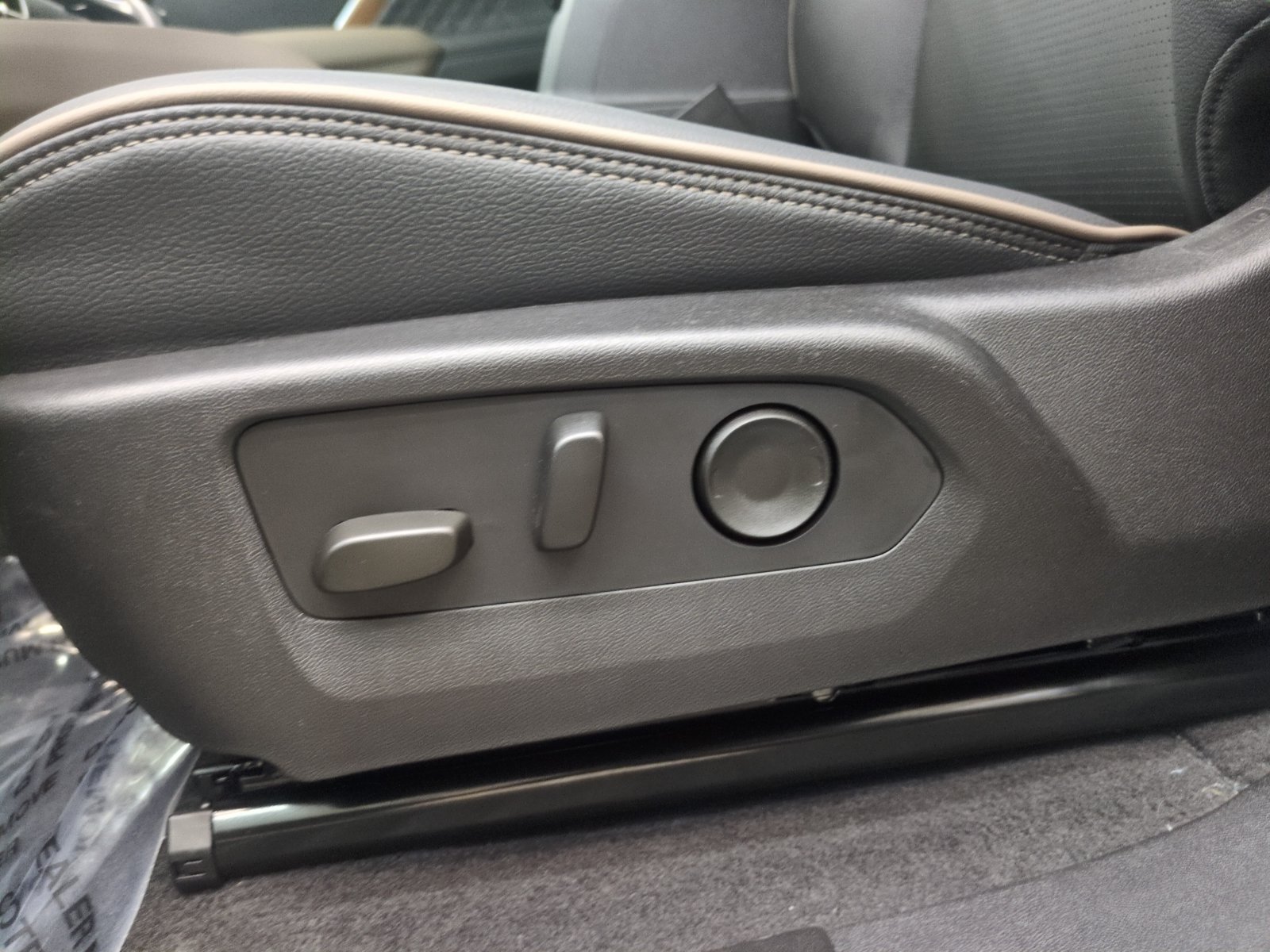 New 2026 GMC Canyon Denali AWD/4WD image 12