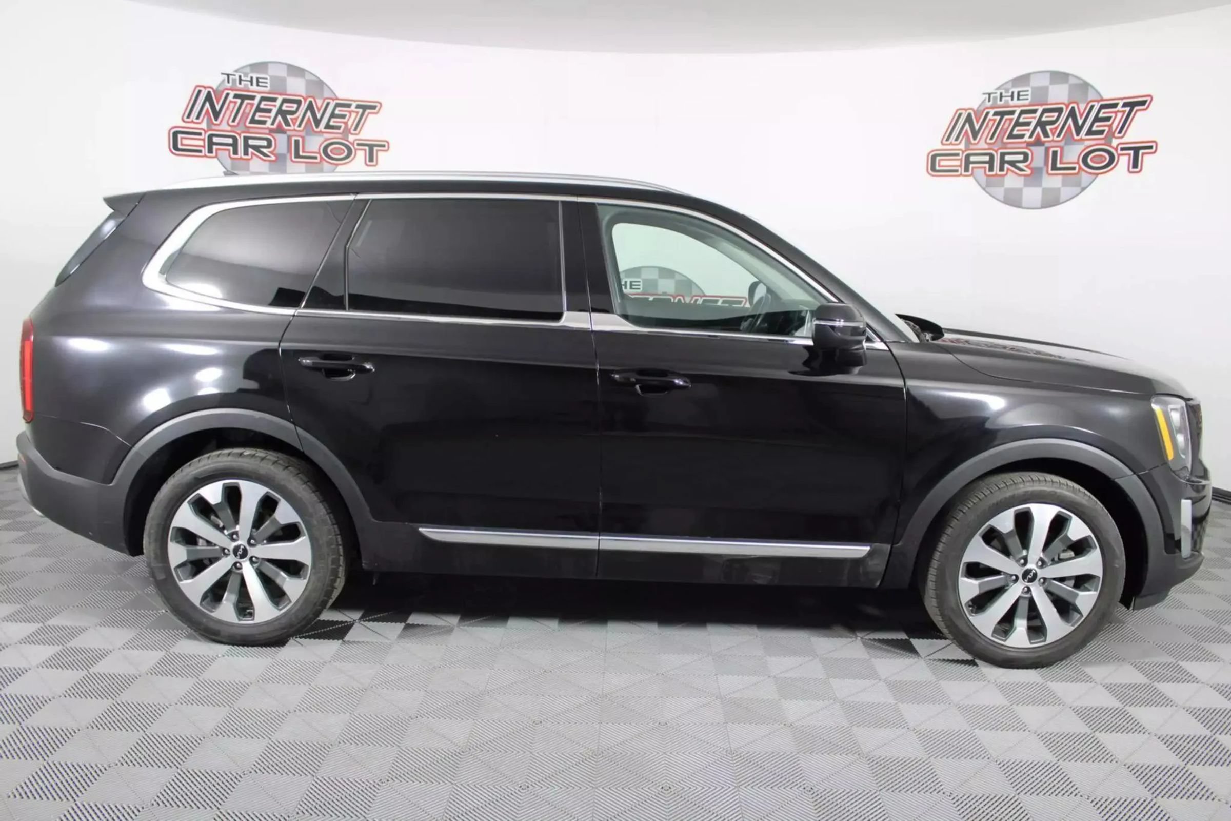 Used 2022 Kia Telluride EX w/ EX Premium Package FWD image 8