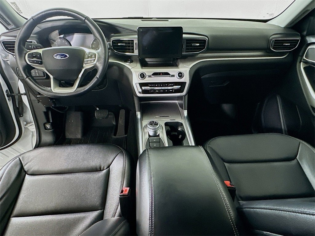 Used 2020 Ford Explorer XLT w/ Equipment Group 202A image 17