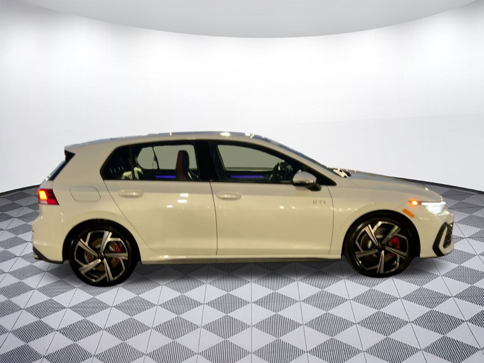 New 2025 Volkswagen Golf SE image 8