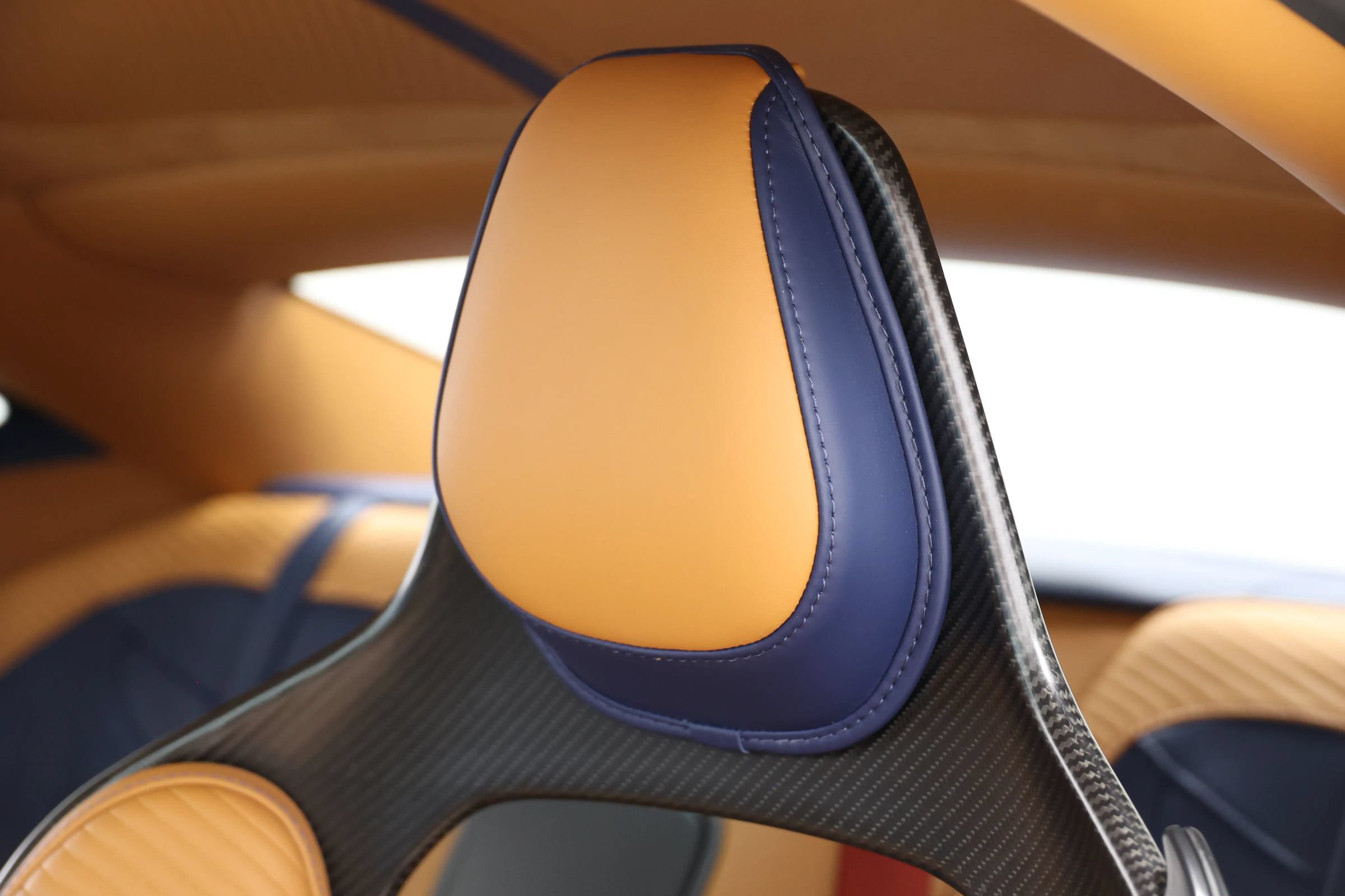 Used 2023 Aston Martin DBS Coupe RWD image 23