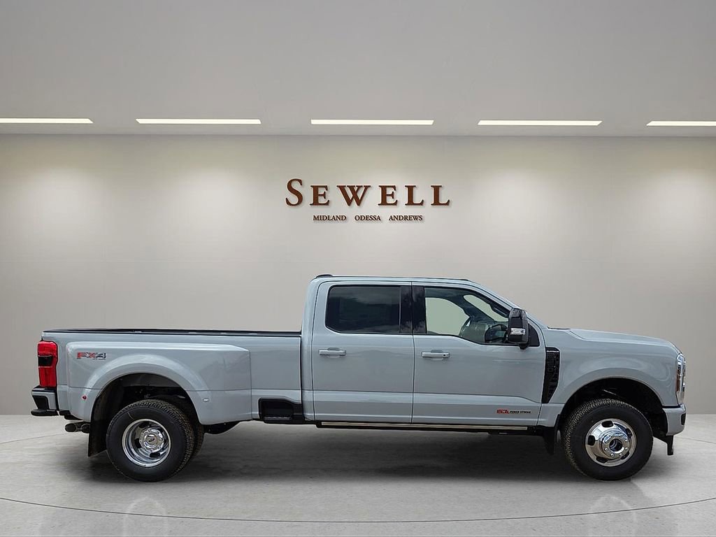 New 2026 Ford F350 Platinum w/ FX4 Off-Road Package AWD/4WD image 5