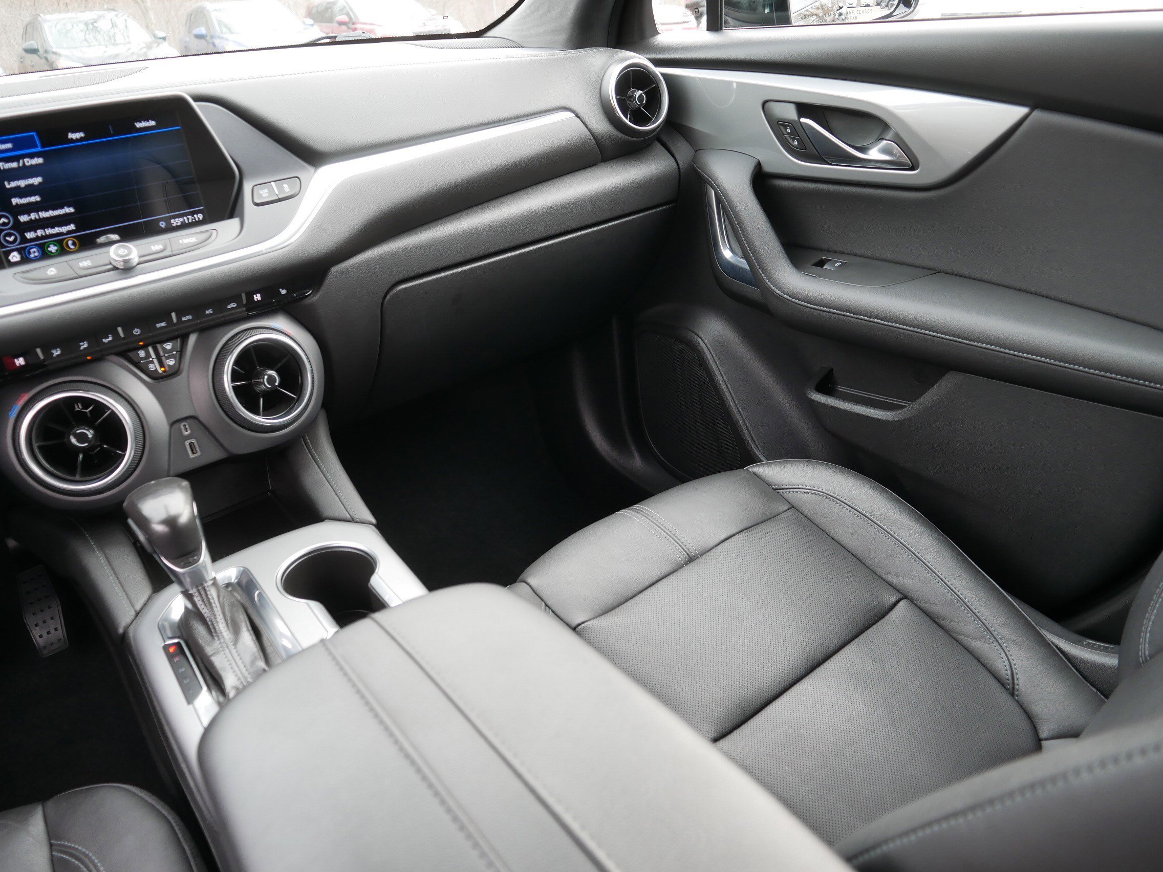 Used 2020 Chevrolet Blazer LT image 11