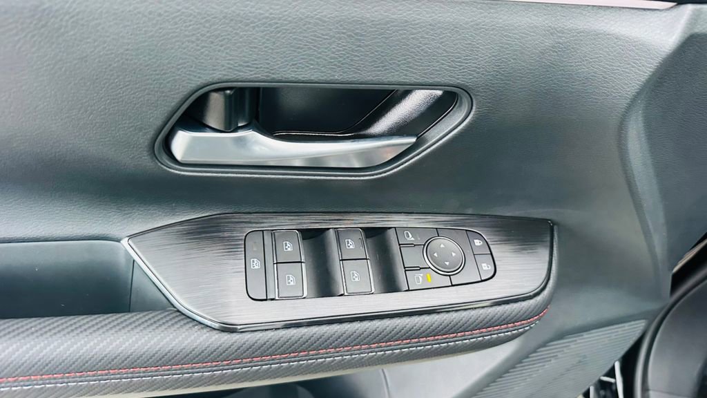 New 2026 Nissan Kicks SR FWD image 16