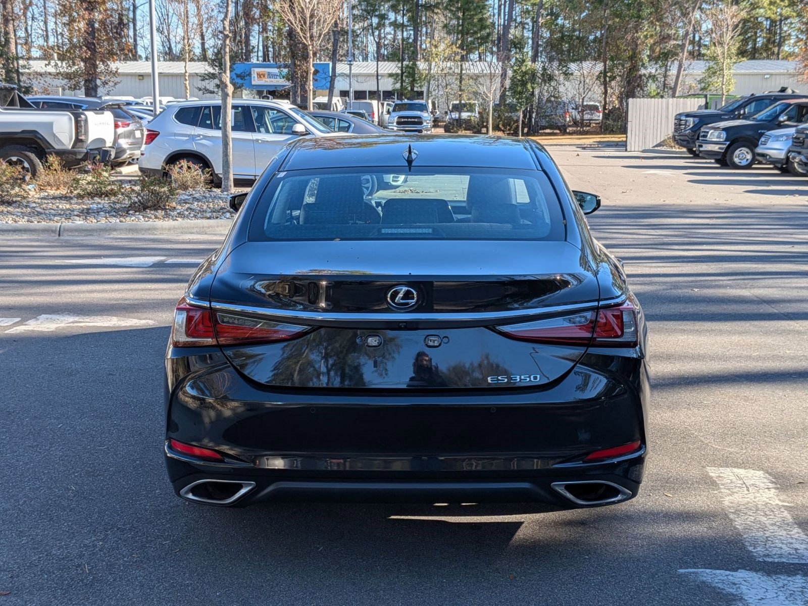 Used 2022 Lexus ES 350 w/ Premium Package image 4